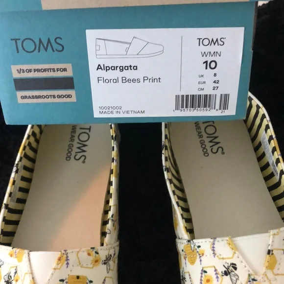 TOMS Womens Yellow and Cream Bee Pattern Slippers - Picture 2 of 7